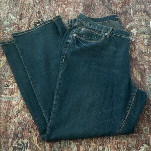 Avenue Wide Leg Women’s Jeans
Size 18